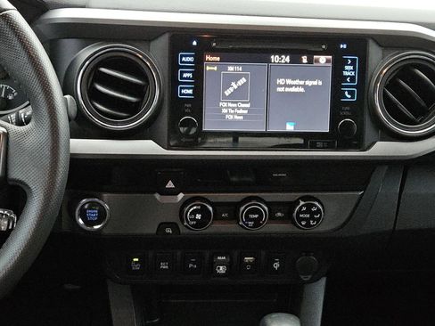 Used 2018 Toyota Tacoma TRD Sport w/ Technology Package RWD image 12