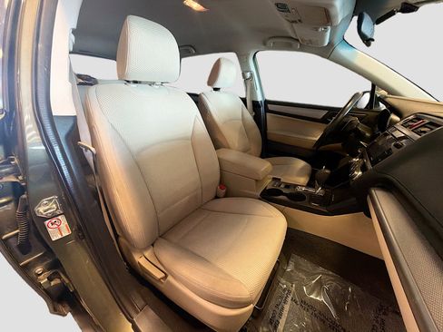 Used 2017 Subaru Outback 2.5i Premium image 28