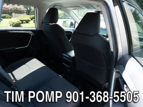 Used 2021 Toyota RAV4 LE FWD image 16