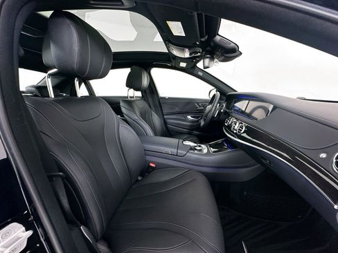 Used 2017 Mercedes-Benz S 550 Sedan image 29