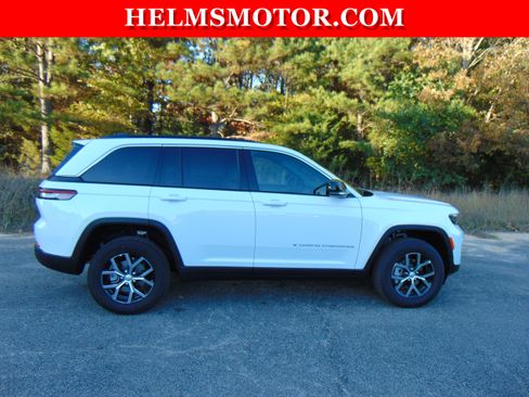 New 2025 Jeep Grand Cherokee Limited RWD image 14