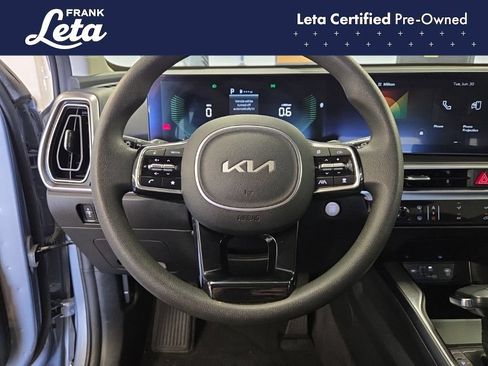 Used 2025 Kia Sorento LX FWD image 13