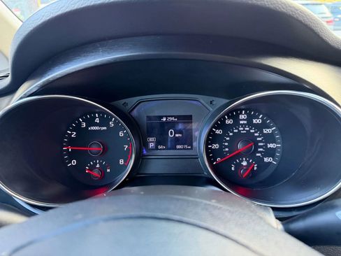 Used 2019 Kia Sedona EX FWD image 13