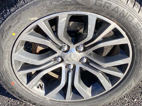 Used 2018 Mitsubishi Outlander ES image 21