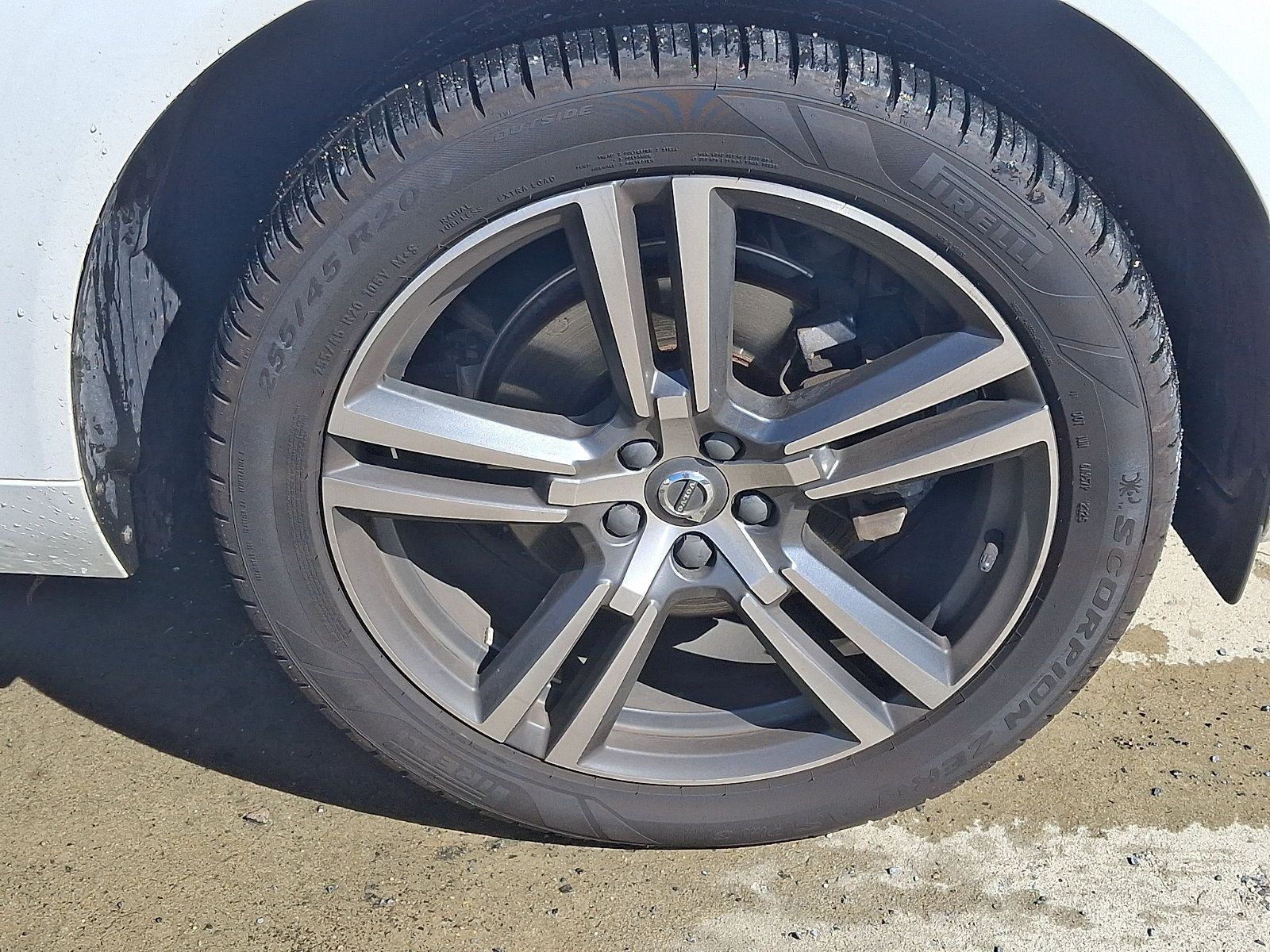 Used 2019 Volvo XC60 T5 Momentum w/ Premium Package AWD/4WD image 8