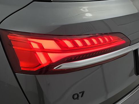 Used 2025 Audi Q7 2.0T Premium image 36