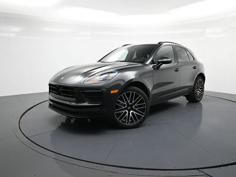 Certified 2026 Porsche Macan image 1