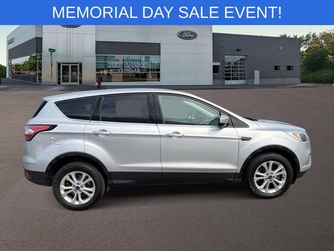 Used 2017 Ford Escape SE AWD/4WD image 12