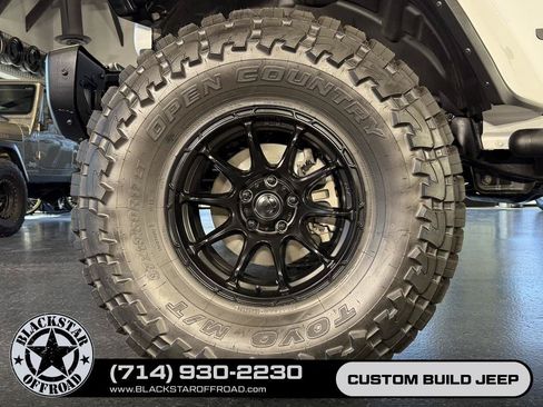 Used 2024 Jeep Wrangler Unlimited Rubicon 4xe AWD/4WD image 22