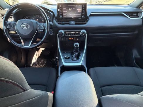 Used 2022 Toyota RAV4 SE image 18