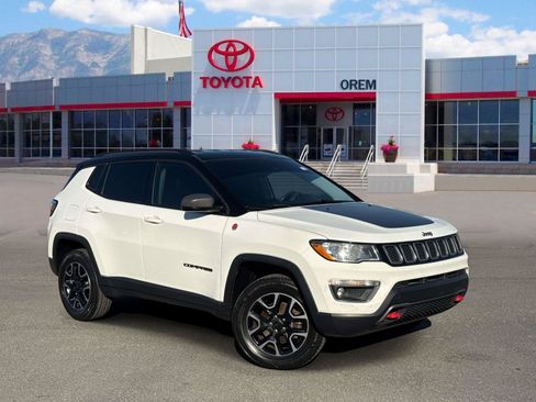 Used 2018 Jeep Compass Trailhawk w/ Cold Weather Group AWD/4WD image 1