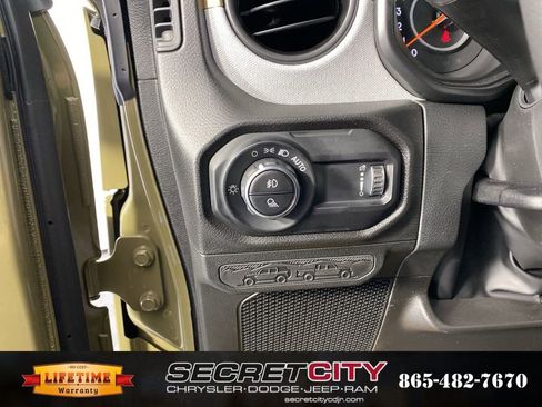 New 2025 Jeep Gladiator Sport image 15