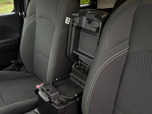 Used 2021 Jeep Wrangler Unlimited Sport image 12