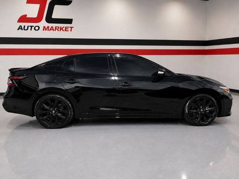 Used 2023 Nissan Maxima SR w/ Sport Mat Group FWD image 6