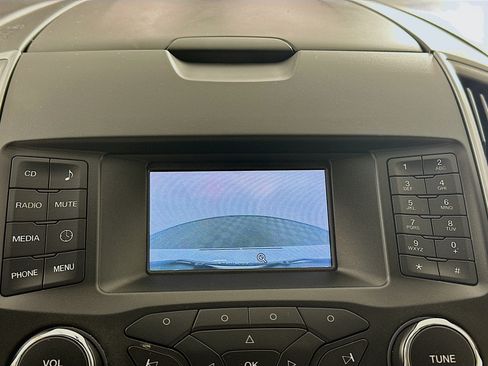 Used 2018 Ford Edge SE FWD image 21