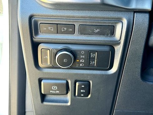 Used 2022 Ford F150 Lariat w/ Equipment Group 501A Mid image 14