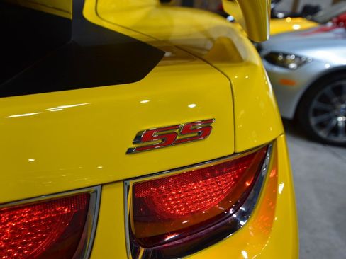 Used 2012 Chevrolet Camaro SS w/ Transformers 3 Edition RWD image 10
