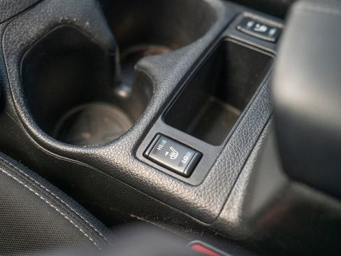 Used 2019 Nissan Rogue SV image 18