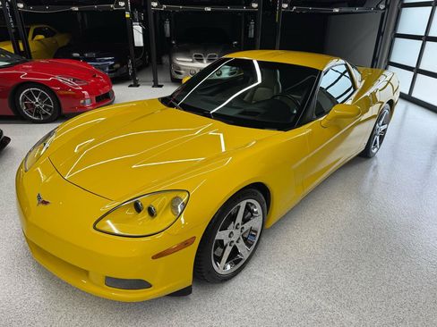 Used 2007 Chevrolet Corvette Coupe w/ Preferred Equipment Group RWD image 5