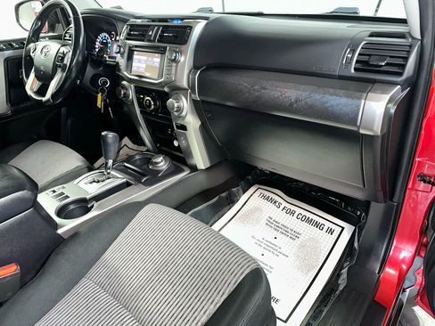 Used 2016 Toyota 4Runner SR5 AWD/4WD image 32