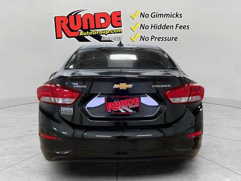 Used 2019 Chevrolet Cruze Premier image 4