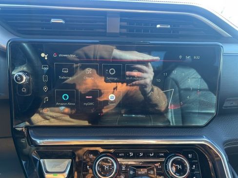 Used 2024 GMC Sierra 2500 Denali w/ Denali Reserve Package image 28