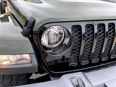 Used 2023 Jeep Gladiator Sport AWD/4WD image 26