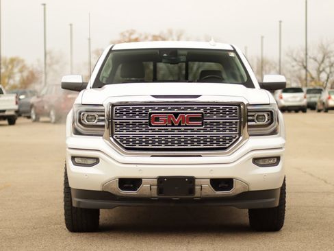 Used 2018 GMC Sierra 1500 Denali image 2