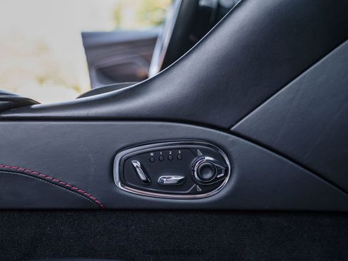 Used 2018 Aston Martin DB11 Coupe image 42