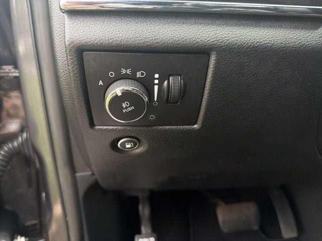 Used 2020 Jeep Grand Cherokee Trailhawk w/ Trailhawk Luxury Group AWD/4WD image 17