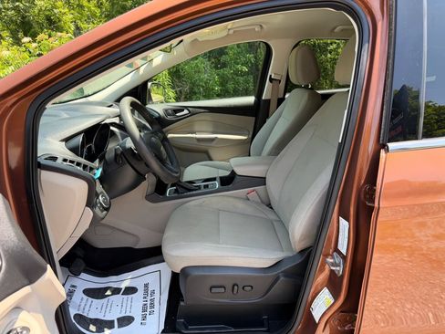 Used 2017 Ford Escape SE w/ Equipment Group 201A AWD/4WD image 17
