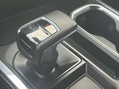 Used 2023 GMC Sierra 1500 SLT image 30