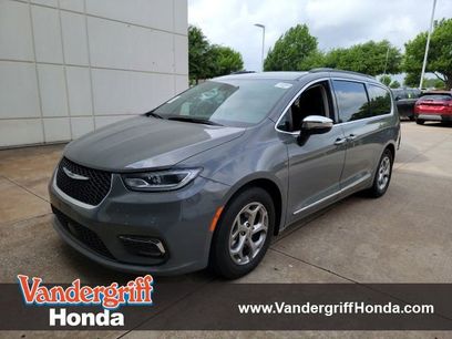Used 2023 Chrysler Pacifica Limited