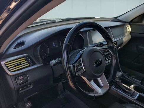 Used 2020 Kia Optima S image 11