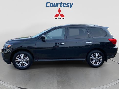 Used 2020 Nissan Pathfinder S AWD/4WD image 2