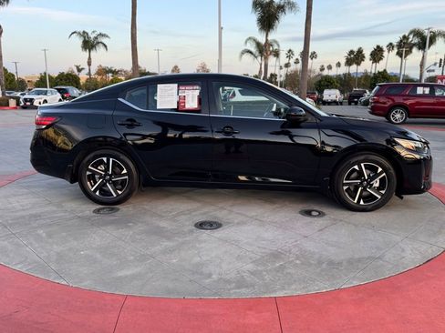 Certified 2025 Nissan Sentra SV image 9