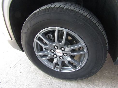 Used 2025 GMC Acadia Elevation image 33