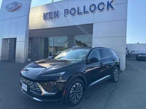 Used 2024 Buick Envision Preferred image 2