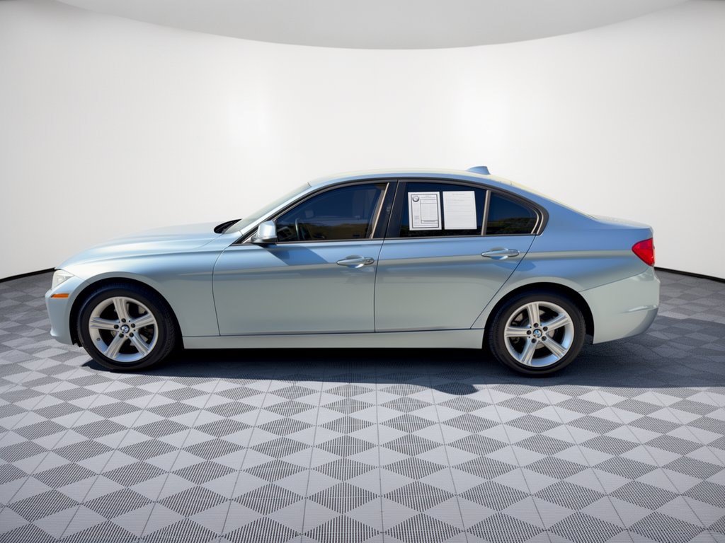 Used 2014 BMW 320i Sedan RWD image 2