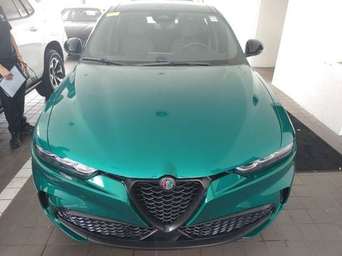 Used 2024 Alfa Romeo Tonale Veloce AWD/4WD image 2