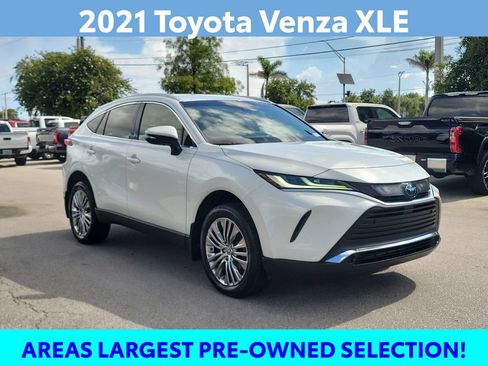 Certified 2021 Toyota Venza XLE w/ Softex Package AWD/4WD image 3