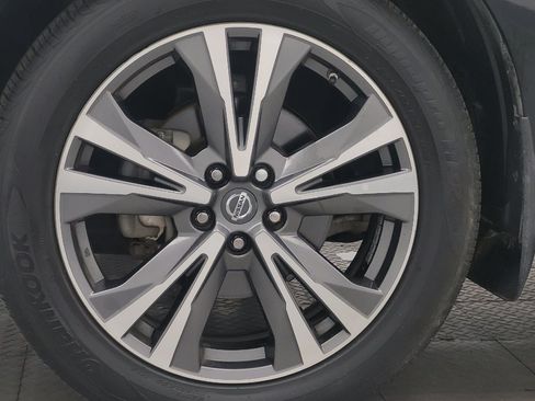 Used 2017 Nissan Pathfinder Platinum FWD image 31