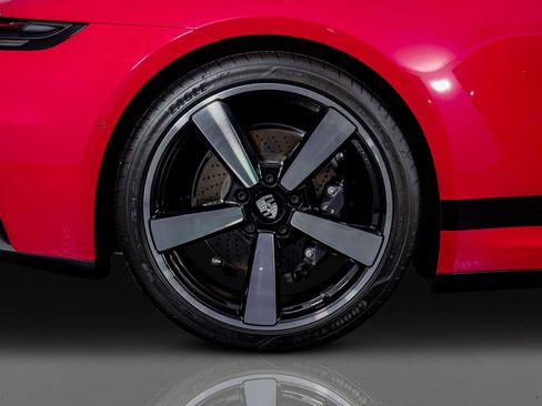 Used 2025 Porsche 911 Carrera image 20