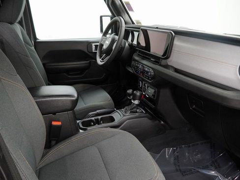 Used 2024 Jeep Wrangler Unlimited w/ Convenience Group image 48