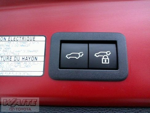 Certified 2023 Toyota Corolla Cross XLE image 24