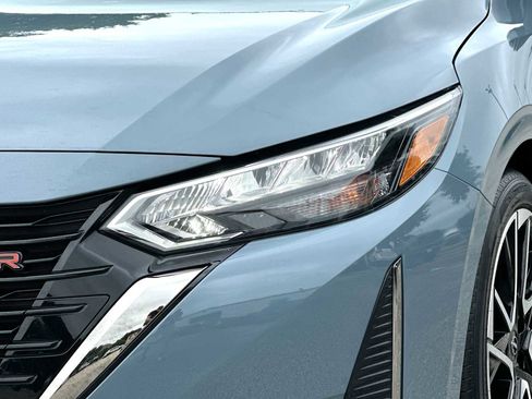 Used 2025 Nissan Sentra SR FWD image 16