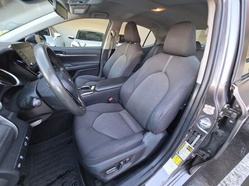 Used 2021 Toyota Camry LE FWD image 10