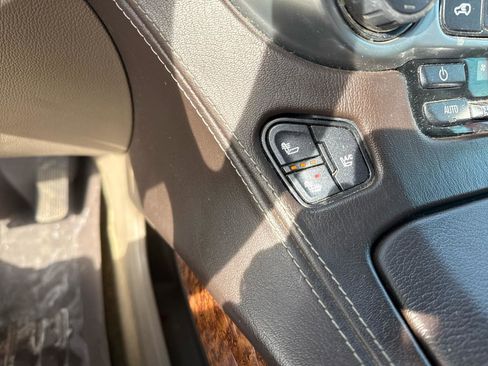 Used 2015 Chevrolet Suburban LTZ image 17