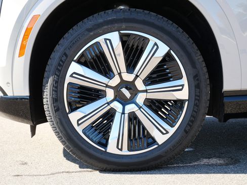 New 2026 Cadillac Escalade IQ Luxury 1 w/ LPO, Floor Liner Package image 13