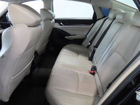 Used 2018 Honda Accord Touring image 33